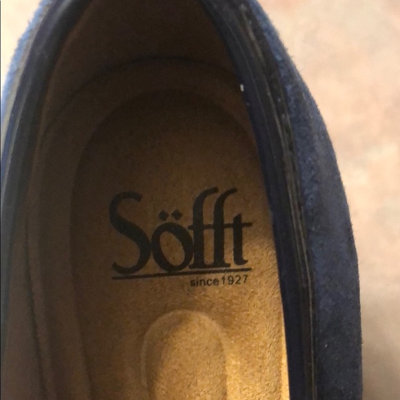 Beautiful blue suede Mary Jane heels - Picture 2 of 2